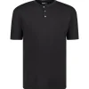 Musta t-paita