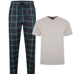 Oloasu / pyjama: t-paita ja housut